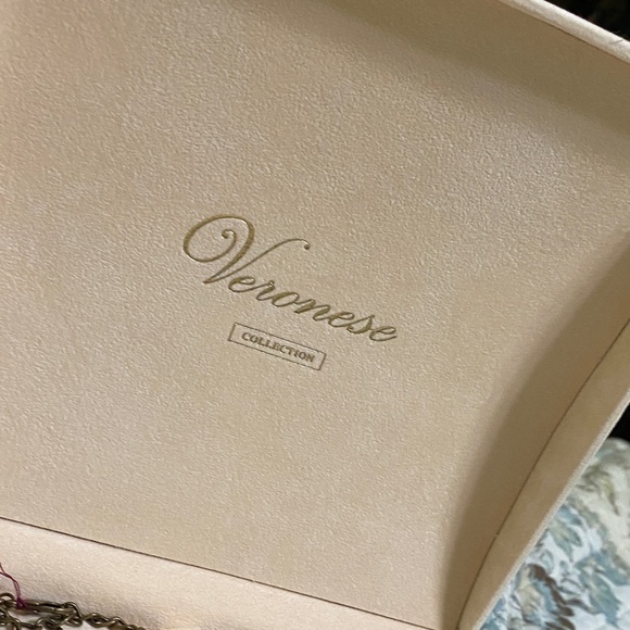 Veronese statement necklace - Picture 5 of 8